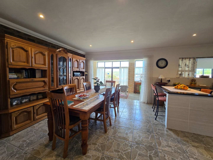 4 Bedroom Property for Sale in Stilbaai Wes Western Cape